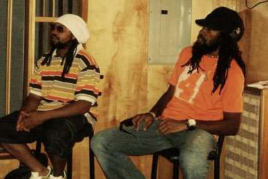 Junior Kelly and Smiley: Dem A Wonder